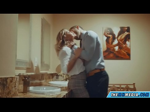 ❤️ ווען אַ באַסטי בלאָנדע סידוס איר אין אַ ציבור אָפּטריט ☑ פּאָרן ווידעא ביי אונדז yi.dreamypassionjourney.ru ☑